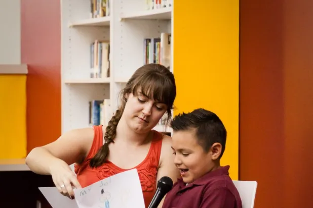 ماذا أقرأ لطفلي حين يشتعل العالم؟