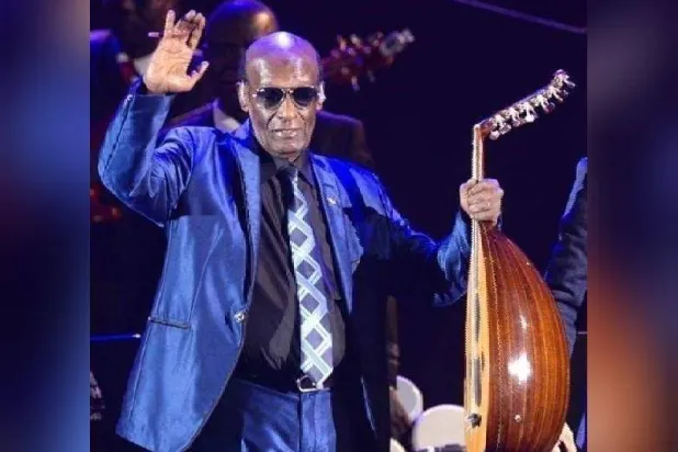 الموسيقار السوداني الراحل محمد الأمين (سونا)