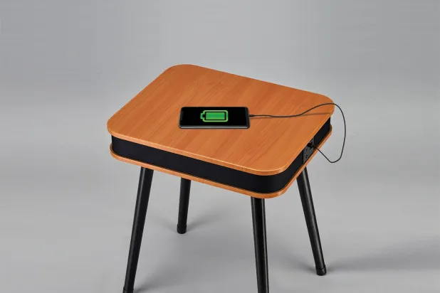 طاولة عالية التقنية