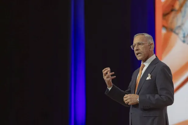 الرئيس التنفيذي لمؤسسة «هيفولوشن» د. محمود خان