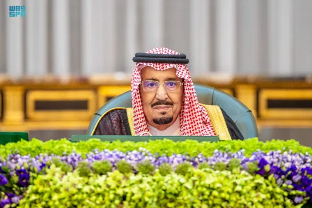 خادم الحرمين الشريفين مترئساً جلسة مجلس الوزراء (واس)