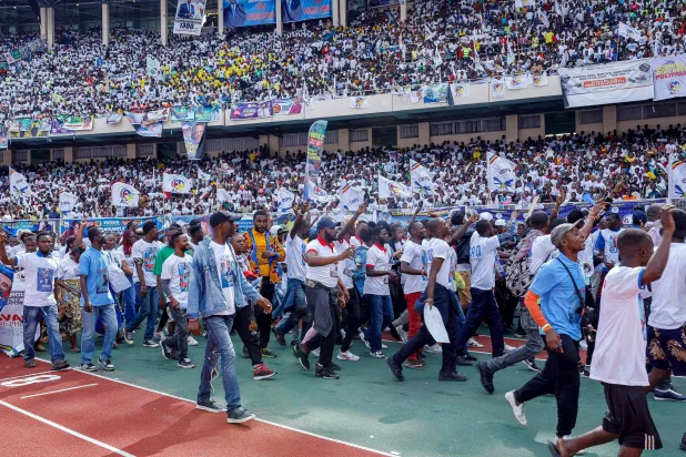 جماهير الكونغو قبل حادثة التدافع (أ.ف.ب)