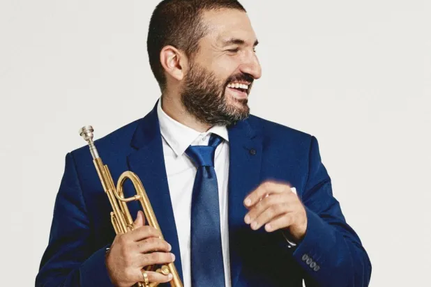 العازف والمؤلّف الموسيقي اللبناني الفرنسي إبراهيم معلوف (صور الفنان)