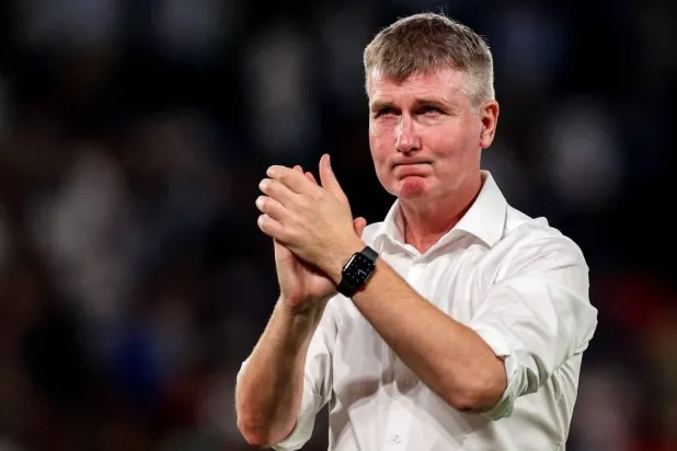 ستيفن كيني مدرب آيرلندا (غيتي)