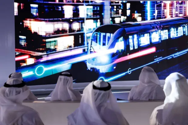 يتوقع أن يصل عدد مستخدمي الخط الأزرق إلى 320 ألف راكب يومياً في عام 2040 (الشرق الأوسط)