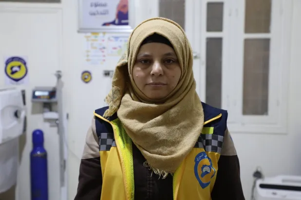 المتطوعة آمنة البش اختيرت بين «النساء المائة الملهمات حول العالم» لعام 2023 (الشرق الأوسط)