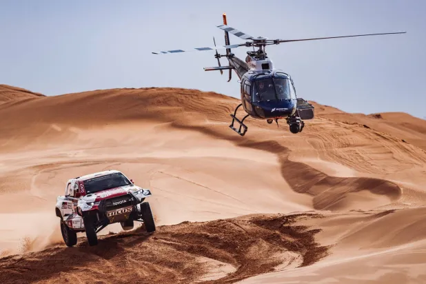 كشفت 70 قناة وشبكة تلفزيونية عالمية نقل منافسات الرالي (الشرق الأوسط)