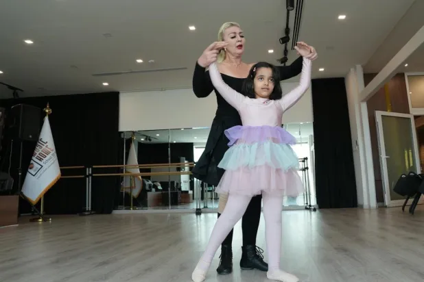 Perde arkasından toplum içine dans… Ukraynalı eğitmenin Suudi Arabistan'daki bale yolculuğu