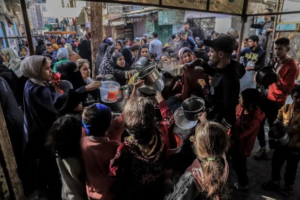 "Mercimek Aşevi", açlık tehdidi altındaki Gazze'de 3 binden fazla aileye yemek dağıtıyor