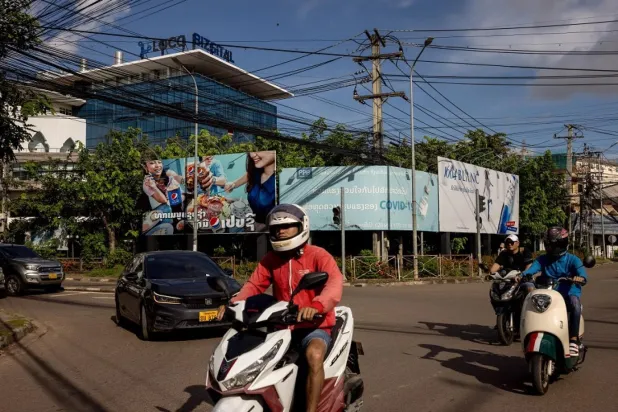 Amerikan bombaları, gizli savaşın sona ermesinden onlarca yıl sonra Laoslu çocukları öldürüyor