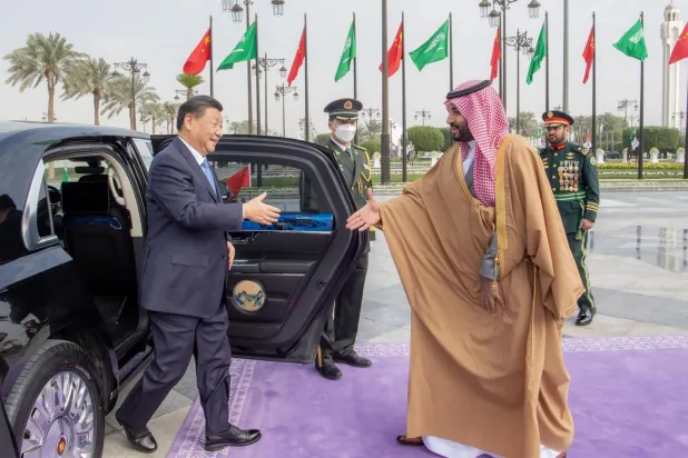 Pekin-Riyad yakınlaşması mercek altında: "Şi Cinping doların egemenliğine meydan okuyor"