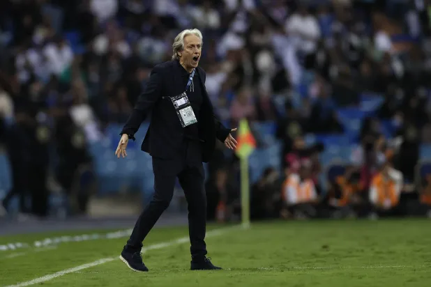 خيسوس مدرب فريق الهلال (تصوير: سعد العنزي) 