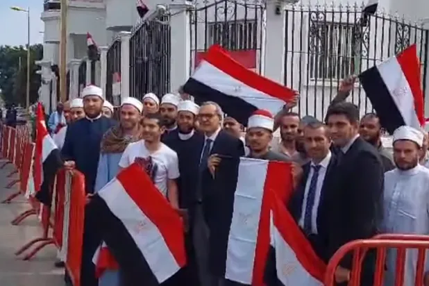 صورة من فيديو نشرته صفحة السفارة المصرية في السنغال لمشاركة المقيمين هناك في انتخابات الرئاسة