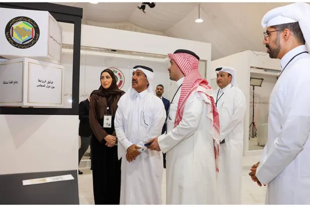 دکتر احمد الحمادی دبیر کل وزارت خارجه قطر در مراسم افتتاح مرکز رسانه های نشست سران کشورهای خلیج که سه شنبه در دوحه برگزار می شود (قنا)