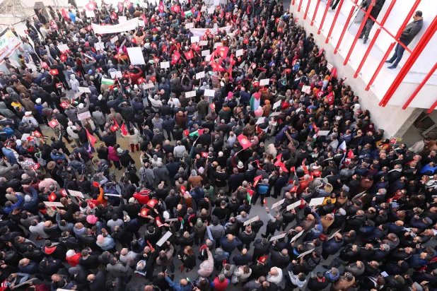 جانب من المشاركين بالمناسبة الاثنين (إ.ب.أ)