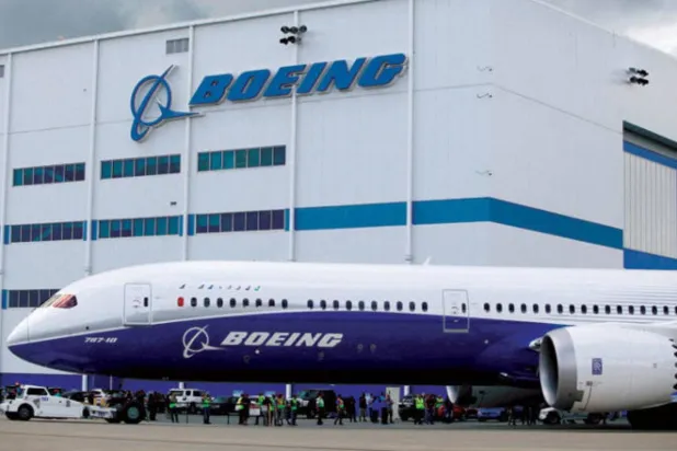 طائرة بوينغ 787-10 دريملاينر (رويترز)