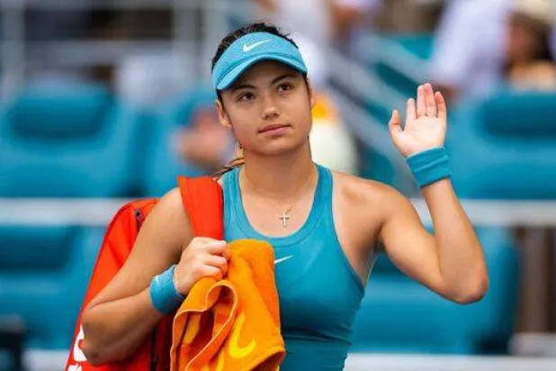 رادوكانو فشلت في الحصول على بطاقة دعوة للاشتراك في «أستراليا المفتوحة» (أ.ف.ب)