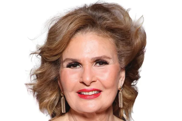 الفنانة المصرية يسرا (مهرجان البحر الأحمر)