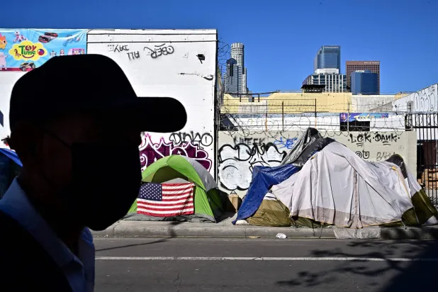 75 ألفاً و500 شخص بلا مأوى في لوس أنجليس (أ.ف.ب)
