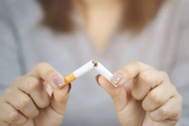 الإقلاع عن التدخين يوقف المزيد من فقدان أنسجة المخ (كلية الجراحين الأميركية)