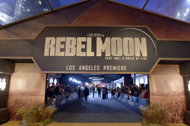 حفلة العرض الأول لفيلم «ريبل مون» في «المسرح الصيني» بلوس أنجليس (أ.ب)