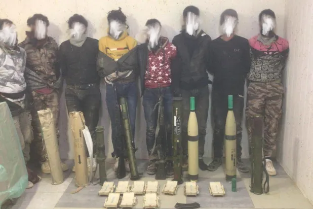 Tutuklanan dokuz kaçakçıdan sekizinin Suriye’nin güneyindeki çetelerle iş birliği yaptığı belirlendi (Ürdün Silahlı Kuvvetleri)