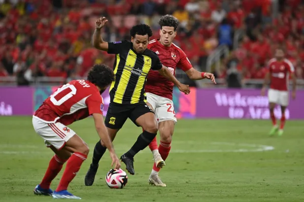 من القمة الكروية التي جمعت الاتحاد السعودي والأهلي المصري في مونديال الأندية (تصوير: علي ي خمج)