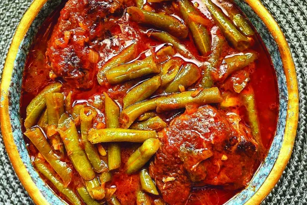 طاجن الفاصوليا تقدمه شيف هند شاهين (صفحة هند على إنستغرام)