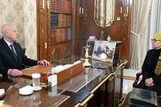 الرئيس التونسي يعقد سلسلة اجتماعات مع وزيرة العدل القاضية ليلى جفال ويستحثها على التعجيل بحسم ملفات الإرهاب والفساد (متداولة)