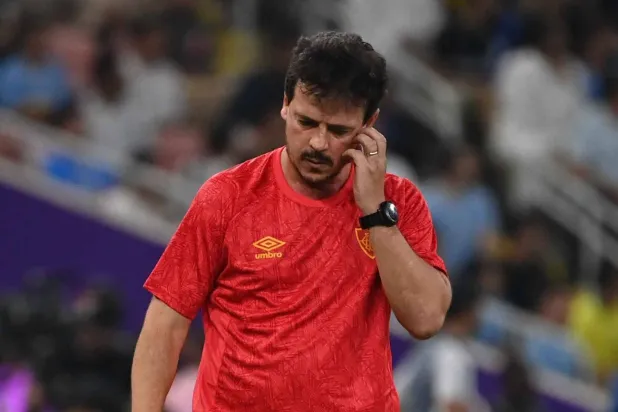 فرناندو دينيز مدرب فريق فلومينينسي البرازيلي (تصوير: علي خمج)