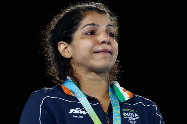 المصارِعة الهندية الشهيرة ساكشي مالك اعتزلت احتجاجاً على تصرفات الاتحاد  (رويترز)