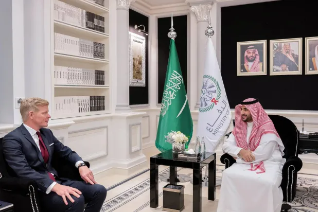 وزير الدفاع السعودي الأمير خالد بن سلمان استقبل في الرياض المبعوث الأممي إلى اليمن (واس)
