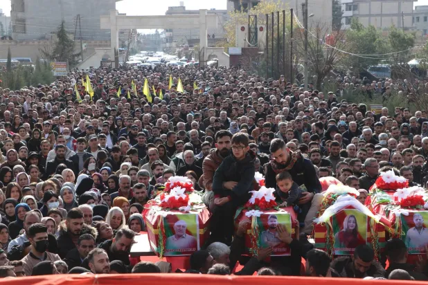 Suriyeli Kürtler, Türkiye’nin saldırısında ölenlerin yasını tutuyor