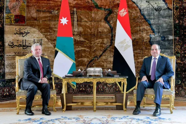 الرئيس المصري عبد الفتاح السيسي خلال مباحثات في القاهرة مع العاهل الأردني عبد الله الثاني (الرئاسة المصرية)