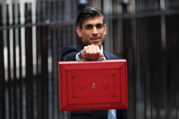 يترك اختيار يوم 6 مارس لتقديم الموازنة الباب مفتوحاً أمام احتمال أن يدعو رئيس الوزراء ريشي سوناك إلى إجراء انتخابات عامة بعد ذلك بوقت قصير (رويترز)