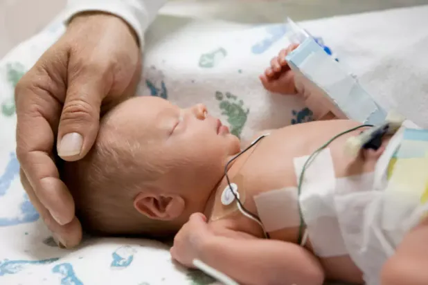 الأطفال الخُدّج عرضة لخطر الإصابة بصعوبات إدراكية لاحقة (غيتي)