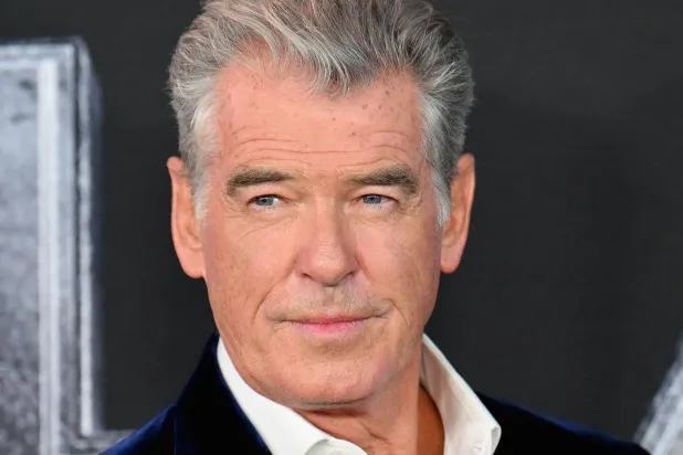 نجم هوليوود الشهير بيرس «بروسنان» (أ.ف.ب)