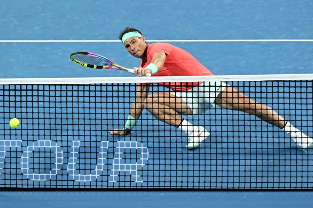 نادال خلال مشاركته في دورة بريزبين الأسترالية (إ.ب.أ)