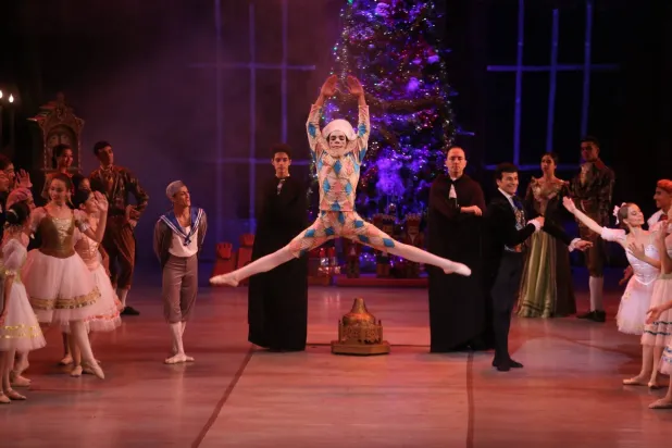 جانب من باليه «كسّارة البندق» (دار الأوبرا المصرية)