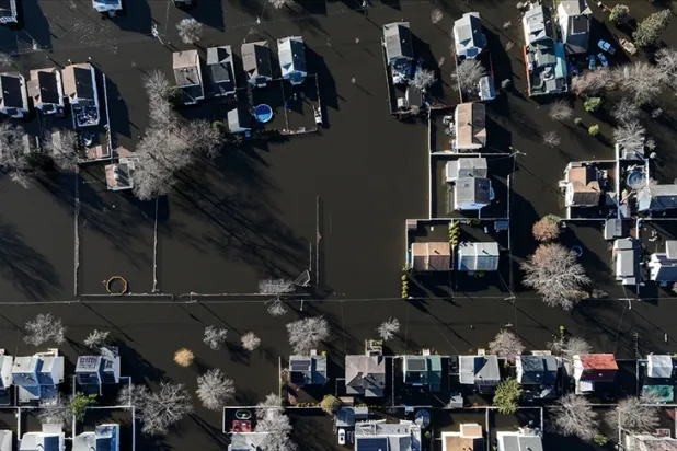 New Jersey'de sellerde mahsur kalanları kurtarma çalışmaları sürüyor