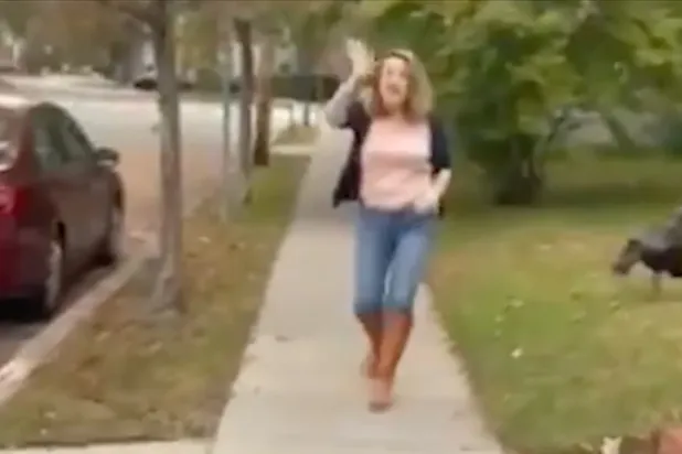 Harvard Üniversitesi profesörünün eşi, kefiye takan bir öğrenciye sözlü tacizde bulundu