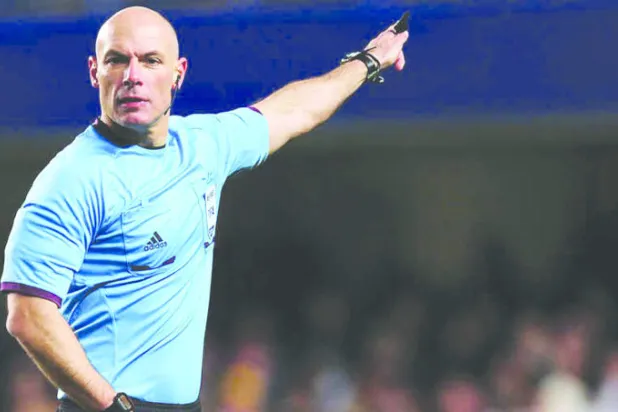 هوارد ويب كان واحداً من أنجح حكام إنجلترا (الغارديان)