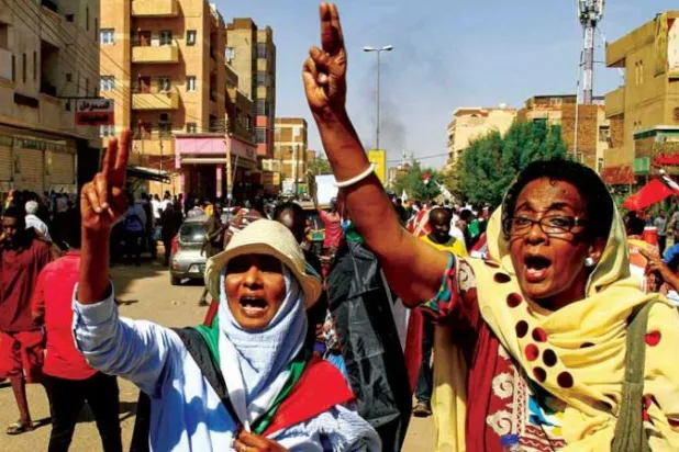 جانب من مسيرة في الخرطوم تطالب بالحكم المدني 19 ديسمبر (أ.ف.ب)
