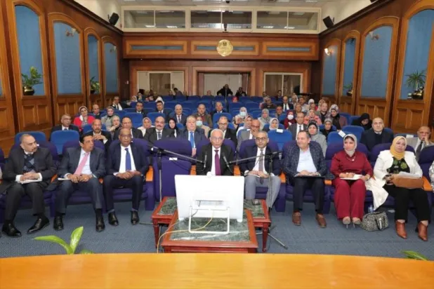 وزير التربية والتعليم المصري رضا حجازي في مؤتمر صحافي لإعلان برنامج «مجموعات الدعم» (وزارة التربية والتعليم المصرية)