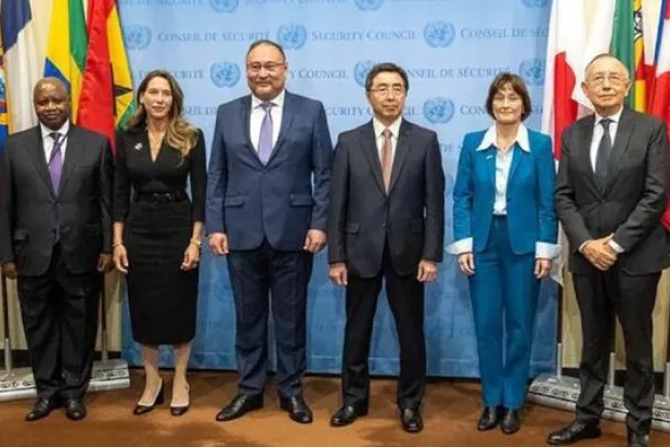 ممثلو الدول الخمس التي بدأت عضويتها غير الدائمة بمجلس الأمن في 1 يناير 2023 (موقع الأمم المتحدة)