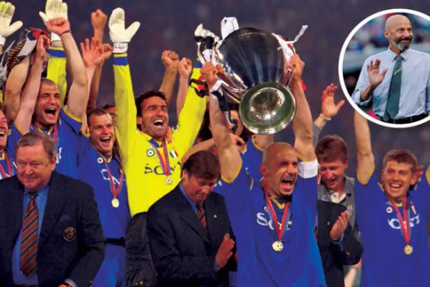 فيالي يرفع كأس أبطال أوروبا مع يوفنتوس عام 1996 (رويترز)  -  فيالي في ظهوره الأخير خلال عمله مع منتخب إيطاليا (إ.ب.أ)