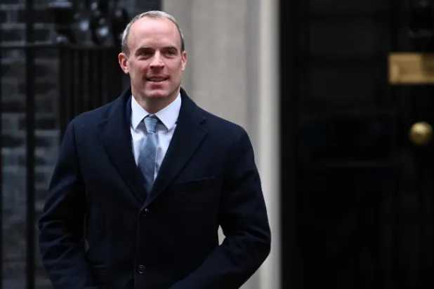 وزير العدل البريطاني دومينيك راب (إ.ب.أ)