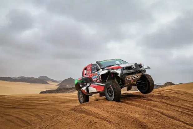 يمر رالي داكار بمساره الجديد في جزء من منطقة الربع الخالي
