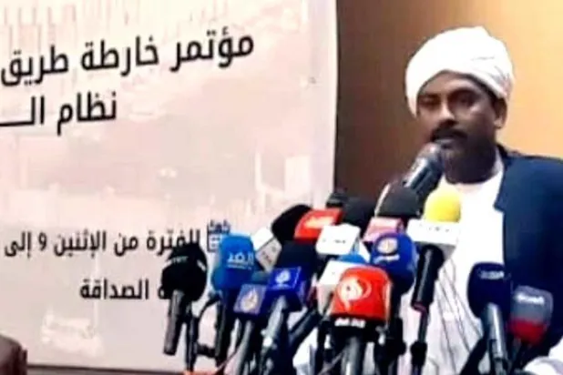 محمد الفكي سليمان العضو السابق في لجنة تفكيك نظام البشير خلال إحدى جلسات المؤتمر (سونا)