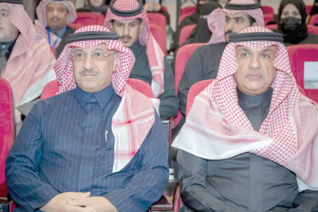 وزير التعليم السعودي يوسف البنيان  ومؤسس الجائزة عبد الله الفوزان (تصوير: علي الظاهري)